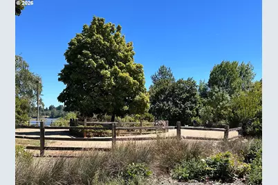 614 S Nevada St #A, Portland, OR 97219 - Photo 36