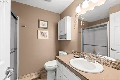 15305 NE Summerplace Dr, Portland, OR 97230 - Photo 16