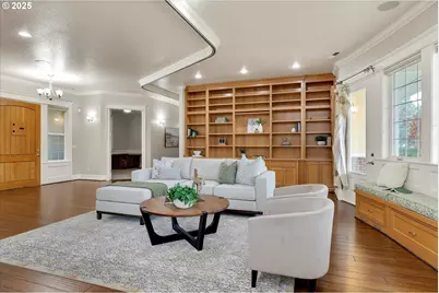 10667 Hovenden Ln, Woodburn, OR 97071 - Photo 14