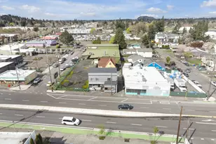 8325 8329 SE Division St, Portland, OR 97266 - Photo 6