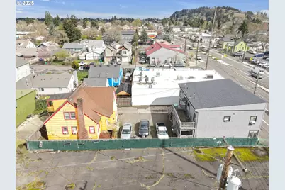 8325 8329 SE Division St, Portland, OR 97266 - Photo 2