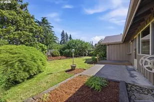 1215 Rio Glen Dr, Eugene, OR 97401 - Photo 32