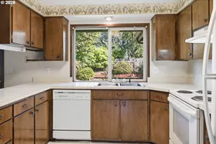 1215 Rio Glen Dr, Eugene, OR 97401 - Photo 16