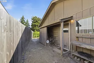 1215 Rio Glen Dr, Eugene, OR 97401 - Photo 36
