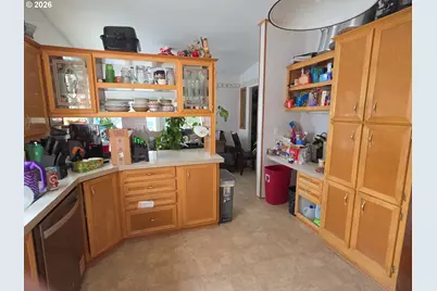 921 Vining St, Milton-Freewater, OR 97862 - Photo 2