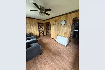 2460 SE Melrose Dr, Prineville, OR 97754 - Photo 2