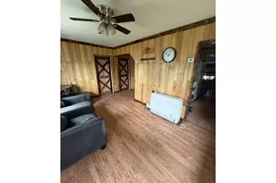 2460 S E Melrose Dr, Prineville, OR 97754 - Photo 2