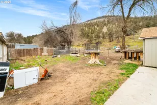 2460 S E Melrose Dr, Prineville, OR 97754 - Photo 14