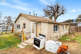 2460 S E Melrose Dr, Prineville, OR 97754 - Photo 18