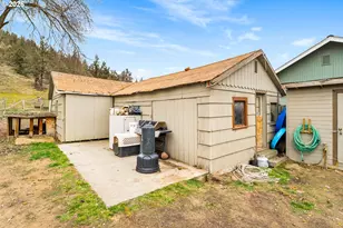 2460 S E Melrose Dr, Prineville, OR 97754 - Photo 12