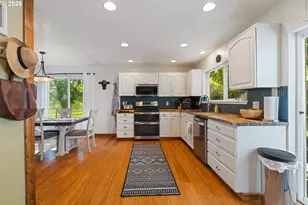 1051 Cannon Dr, Hood River, OR 97031 - Photo 10