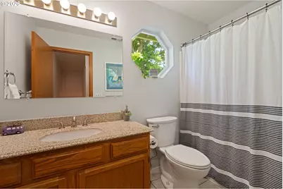 1051 Cannon Dr, Hood River, OR 97031 - Photo 16