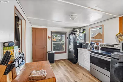 464 S 12th St, Saint Helens, OR 97051 - Photo 10