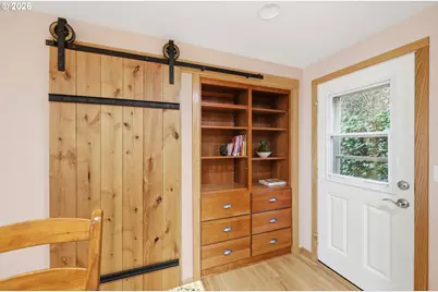 1996 Kimberly Dr, Eugene, OR 97405 - Photo 14