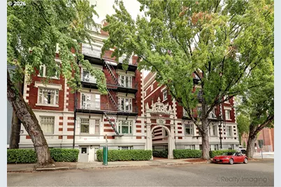 1811 NW Couch St #302, Portland, OR 97209 - Photo 2