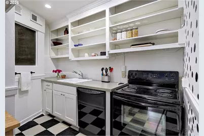 1811 NW Couch St #302, Portland, OR 97209 - Photo 18