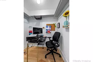 1811 NW Couch St, Portland, OR 97209 - Photo 16