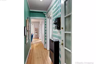 1811 NW Couch St, Portland, OR 97209 - Photo 8