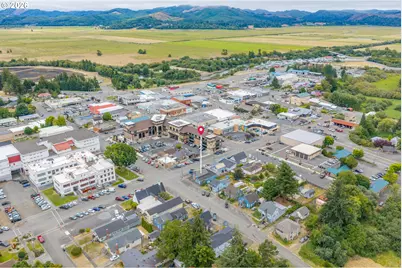 190 E 3rd St, Coquille, OR 97423 - Photo 6