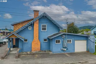 190 E 3rd St, Coquille, OR 97423 - Photo 2