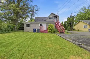 327 6th St, Springfield, OR 97477 - Photo 32