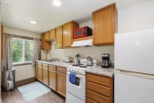 327 6th St, Springfield, OR 97477 - Photo 14