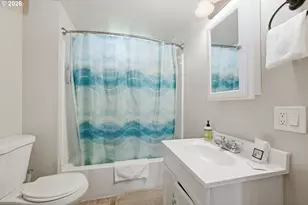 327 6th St, Springfield, OR 97477 - Photo 18