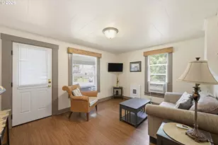 327 6th St, Springfield, OR 97477 - Photo 20