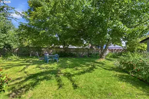 340 SW 7th St, Dundee, OR 97115 - Photo 38
