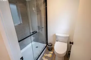 1520 W 28th Pl, Eugene, OR 97405 - Photo 10