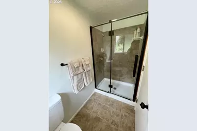 1520 W 28th Pl, Eugene, OR 97405 - Photo 12