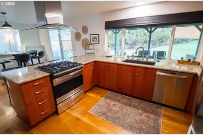 1520 W 28th Pl, Eugene, OR 97405 - Photo 4