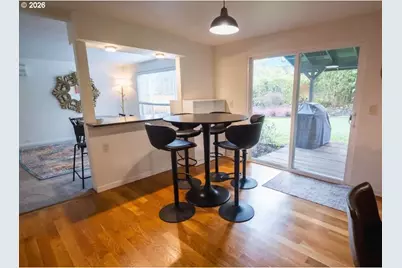 1520 W 28th Pl, Eugene, OR 97405 - Photo 2