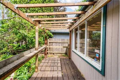 419 Wilkie St, Eugene, OR 97402 - Photo 6