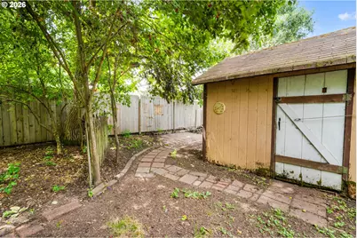 419 Wilkie St, Eugene, OR 97402 - Photo 14