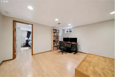 13721 SE Harrison Ct, Portland, OR 97233 - Photo 28