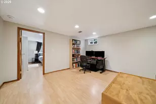 13721 SE Harrison Ct, Portland, OR 97233 - Photo 28