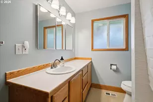 13721 SE Harrison Ct, Portland, OR 97233 - Photo 24