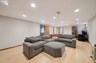 13721 SE Harrison Ct, Portland, OR 97233 - Photo 26