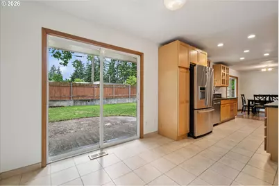 13721 SE Harrison Ct, Portland, OR 97233 - Photo 16