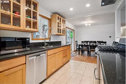13721 SE Harrison Ct, Portland, OR 97233 - Photo 14