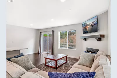 1593 SE Honeysuckle Loop, Warrenton, OR 97146 - Photo 8