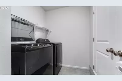 2766 V St, Springfield, OR 97477 - Photo 28