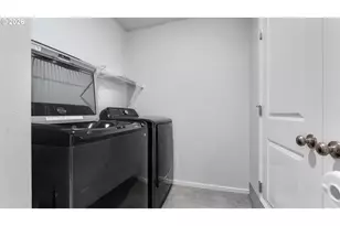 2766 V St, Springfield, OR 97477 - Photo 28