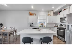 2766 V St, Springfield, OR 97477 - Photo 12