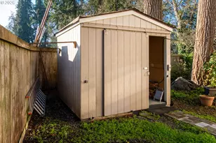 4366 Berry Ln, Eugene, OR 97404 - Photo 34