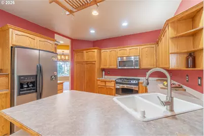 4366 Berry Ln, Eugene, OR 97404 - Photo 12