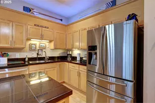 3930 Abbey Ln, Astoria, OR 97103 - Photo 4