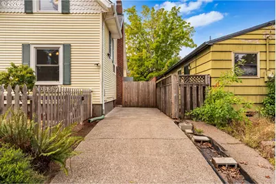 6725 N Burrage Ave, Portland, OR 97217 - Photo 42
