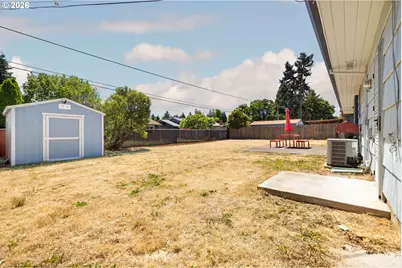 12652 NE Halsey St, Portland, OR 97230 - Photo 42